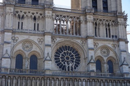 Téléchargez les photos : Notre-Dame de Paris, en avril 2019 ; cette cathédrale gothique, inscrite au patrimoine mondial de la France, a été gravement endommagée par un incendie en 2019 - en image libre de droit