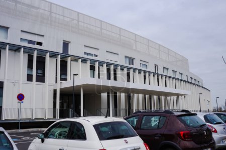 Téléchargez les photos : Toulouse, France - Mars 2020 - Installation médicale de la Clinique Korian Estela de suivi et de réhabilitation, spécialisée dans le cancer et la gériatrie, sur le campus scientifique du Cluster Oncopole - en image libre de droit