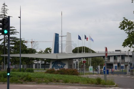 Téléchargez les photos : Toulouse, France - 3 juin 2023 - Entrée de l'ENAC, l'Ecole Nationale d'Aviation Civile, une école d'ingénieurs membre de l'ISAE et de l'INP Toulouse, sous la direction de la DGAC du Ministère des Transports") - en image libre de droit