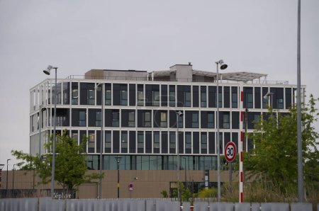 Téléchargez les photos : Toulouse, France - 1er juin 2023 - Zephyr, un centre d'affaires moderne qui abrite plusieurs entreprises technologiques, par exemple : Ascendance Flight, dans l'industrie aérospatiale, sur le nouveau campus d'innovation Montaudran - en image libre de droit