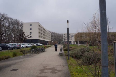 Téléchargez les photos : Toulouse, France - Janv. 2023 - Résidence étudiante Alteal sur le campus de l'ISAE Supaero, l'École Supérieure d'Aéronautique, une prestigieuse institution de renommée mondiale du Complexe Scientifique de Rangeuil - en image libre de droit