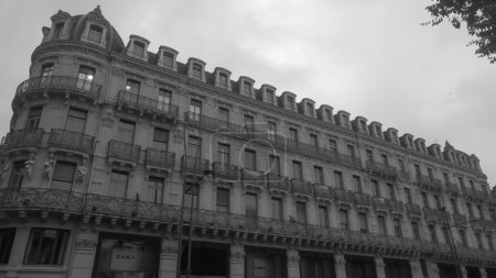 Téléchargez les photos : Vue sur les bâtiments historiques de la ville européenne - en image libre de droit