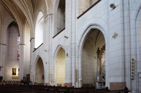 Photo for Toulouse, France - March 2020 - Interior of the southern gothic Church of Notre-Dame de la Dalbade, in the historic quarter of Carmes ; ribbed vaults in the nave and stained glass windows in the choir - Royalty Free Image