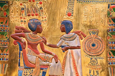 Foto de Detalle del trono de oro de la tumba de Tutankamón - Imagen libre de derechos
