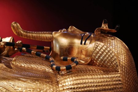 Cabeza del ataúd de un Tutankamón de su tesoro