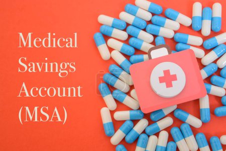 Foto de Una cuenta de ahorros médicos (MSA) es una cuenta de ahorros con ventajas fiscales que los individuos pueden usar para ahorrar dinero para gastos médicos.. - Imagen libre de derechos