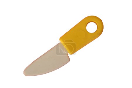 Téléchargez les photos : Couteau jouet isolé sur fond blanc. - en image libre de droit
