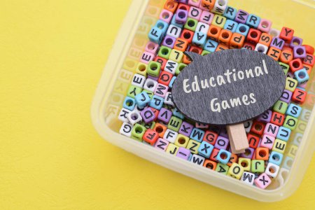 Foto de Los juegos educativos son juegos diseñados explícitamente con fines educativos, con la intención de facilitar el aprendizaje y el desarrollo de habilidades en los jugadores. - Imagen libre de derechos