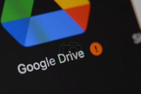 Téléchargez les photos : Klang, Malaisie : 1er mars 2024 : Google Drive est un stockage de fichiers basé sur le cloud développé par Google. Il permet aux utilisateurs de stocker des fichiers dans le cloud, de synchroniser les fichiers entre les appareils et de partager des fichiers et des dossiers. - en image libre de droit