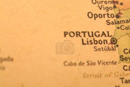 Téléchargez les photos : Situation du Portugal sur la carte et ses attractions touristiques. - en image libre de droit