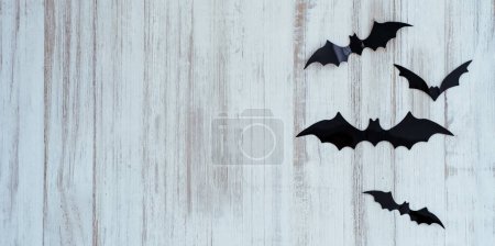 Foto de Happy Halloween Text Banner con murciélagos negros. Copiar espacio. - Imagen libre de derechos