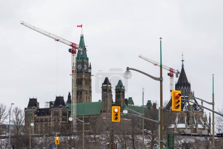 Téléchargez les photos : Ottawa, Canada - January 23, 2023: Parliament building under renovation - en image libre de droit