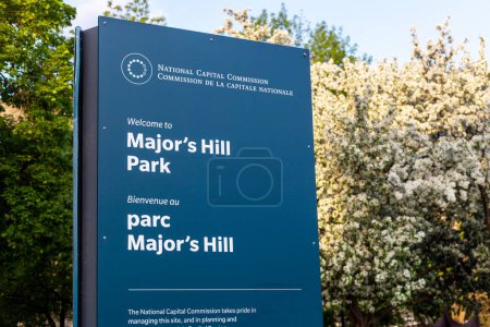 Foto de Major 's Hill Park en el centro de la ciudad en la temporada de primavera - Ottawa, Canadá - 16 de mayo de 2024. - Imagen libre de derechos