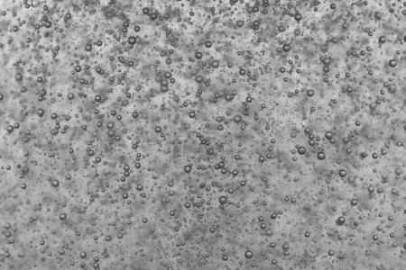 Makroaufnahme von Luftblasen in Schwarz-Weiß. Abstrakter Hintergrund