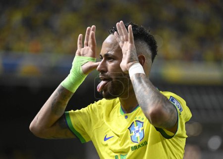 Photo pour Rio de Janeiro-Brésil 10 mars 2023, le joueur Neymar Jr, en action lors d'un match entre les équipes du Brésil et du Chili au stade Maracan - image libre de droit