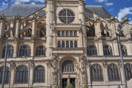 Foto de París, Francia - 14 de julio de 2023 - La Iglesia de San Eustaquio fue construida entre 1532 y 1632. - Imagen libre de derechos