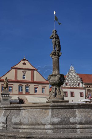 Téléchargez les photos : Tabor, République tchèque - 9 septembre 2023 - après-midi ensoleillé sur la place Zizka - en image libre de droit