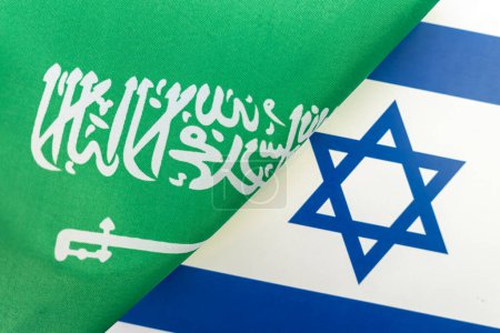 Téléchargez les photos : Arrière-plan des drapeaux de l'Israël, l'arabie saoudienne. Le concept d'interaction ou de contre-action entre les deux pays. Relations internationales. négociations politiques. Compétition sportive. - en image libre de droit