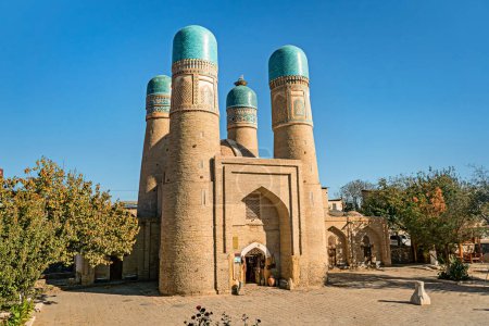 Téléchargez les photos : Chor Minor, également connu sous le nom de Madrasah de Khalif Niyaz-kul, Boukhara, Ouzbékistan. Patrimoine mondial de l'UNESCO - en image libre de droit