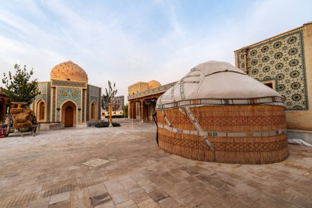 Téléchargez les photos : Yourte traditionnelle dans la ville éternelle Samarkand, Ouzbékistan - en image libre de droit