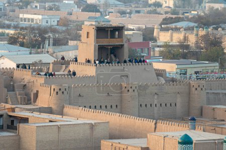 Téléchargez les photos : Kunya Ark signifie ancienne forteresse est une citadelle à l'intérieur de la ville antique d'Ichan Kala à Khiva, en Ouzbékistan. vue de dessus - en image libre de droit