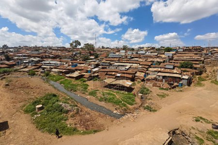 Kibera est le plus grand bidonville d'Afrique. Bidonvilles en Nairobi, Kenya.