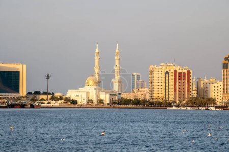 Mosquée Al layyah à Sharjah, Émirats arabes unis.