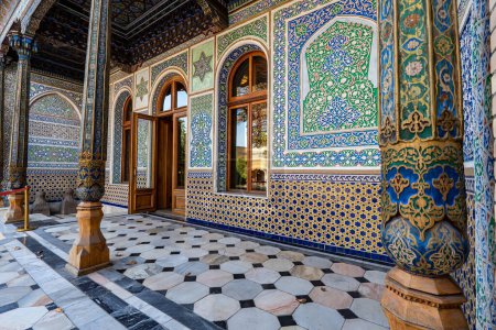 Photo for Beautiful traditional Uzbek architecture. The entrance to the house decorated with mosaics. State Museum of Applied Arts of Uzbekistan - Royalty Free Image