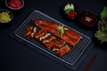 comida tradicional coreana, anguila a la parrilla