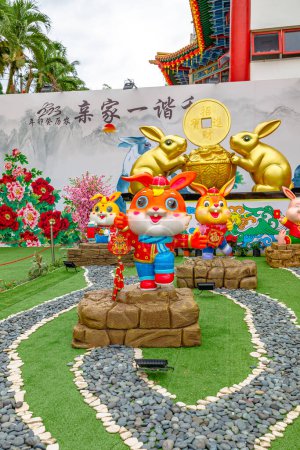 Foto de Kuala Lumpur, Malaysia - January 2023: As part of Chinese New Year 2023 of zodiac rabbit of water, statues of adorable rabbits have been placed in Thean Hou Temple, devoted to Chinese sea deity Mazu - Imagen libre de derechos