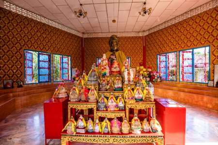 Téléchargez les photos : George Town, Penang, Malaysia - Jan 2023: Wat Chaiya Mangalaram, an ancient Thai Buddhist temple established by monks in 1845, is celebrated for its remarkable reclining Buddha figure in George Town - en image libre de droit