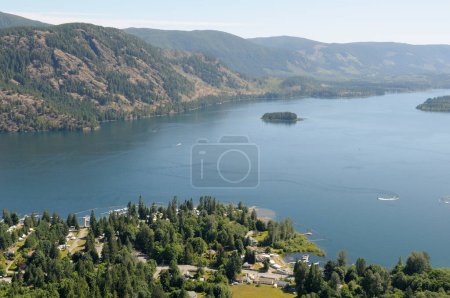 Honeymoon Bay. Blick nach Osten, Vancouver Island Luftaufnahmen, British Columbia, Kanada.