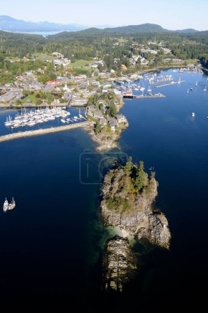 Téléchargez les photos : Grace Islet et Grace Point à Ganges Harbour, Saltspring Island, Colombie-Britannique, Canada - en image libre de droit