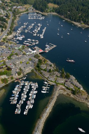 Téléchargez les photos : Photo aérienne de Grace Point et des marinas du Ganges, Salt Spring Island, Colombie-Britannique, Canada - en image libre de droit