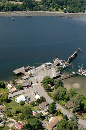 Foto aérea de la terminal BC Ferry en Fulford Harbour, Salt Spring Island, Columbia Británica, Canadá