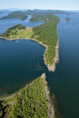 Pasaje en barco y Samuel Island. Columbia Británica, Canadá.