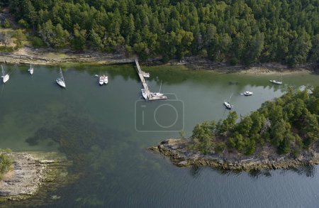 Foto aérea de Conover Cove, Wallace Island Marine Provincial Park, Islas del Golfo, Columbia Británica, Canadá.