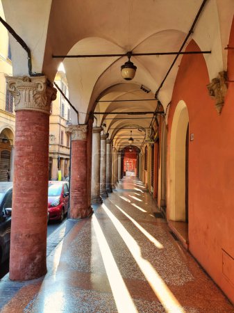 San Vitale Straße, Garisenda Turm von der Maggiore Straße aus gesehen, Stadt Bologna, Italien