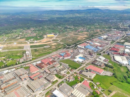Foto de Parque industrial Bobes, Vista aérea, Siero, Asturias, España, Europa - Imagen libre de derechos