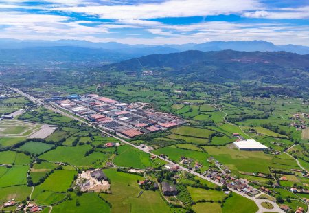 Foto de Parque industrial Asipo, vista aérea, Llanera, Asturias, España, Europa - Imagen libre de derechos