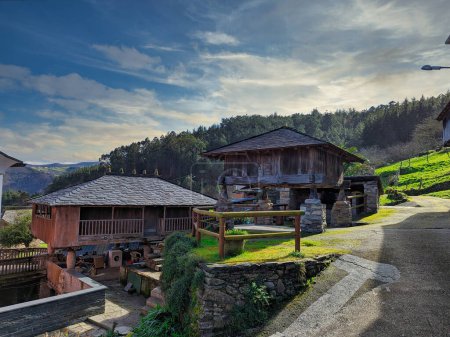 Foto de Iyaso o pueblo Illaso se encuentra en el municipio de Villayon, Asturias, España, Europa - Imagen libre de derechos