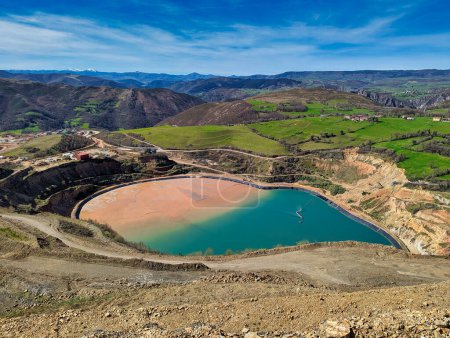 Minéraux Orovalle, extraction d'or dans la vallée de Boinas, Belmonte de Miranda, Asturies, Espagne