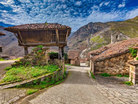 Dorf Piguena, im Naturpark und Biosphärenreservat Somiedo, Asturien, Spanien