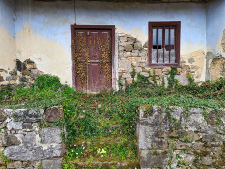 Pueblo de Ligueria se encuentra en el valle del Espinareu, Asturias, España