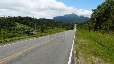 Estrada da Graciosa, historische Straße, die durch den atlantischen Wald in der Serra do Mar im brasilianischen Bundesstaat Paran führt