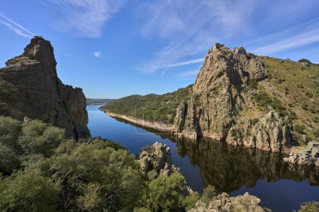 Felsige Landschaft im Tajo-Tal im Montfrge-Nationalpark in Exremadura, Spanien
