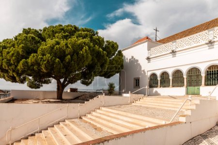 Téléchargez les photos : Vue détaillée de l'église principale Igreja Matriz dans la ville de Castro Marim à Faro Portugal - en image libre de droit