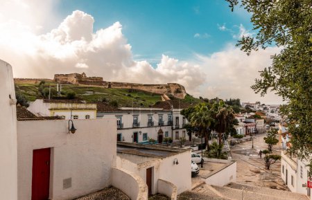 Téléchargez les photos : Paysage urbain de Castro Marim et son château Faro Portugal - en image libre de droit
