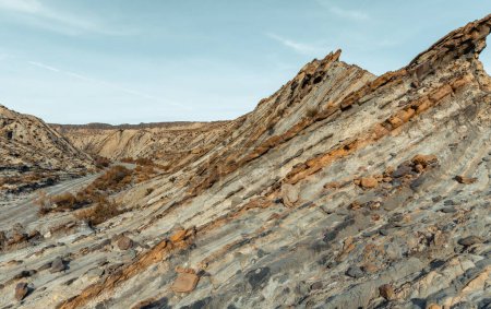 Foto de Paisaje pedregoso árido en el desierto de Tabernas en Andalucía España - Imagen libre de derechos