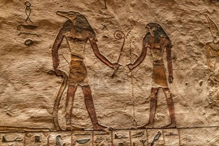 Jeroglíficos egipcios paredes en la tumba del faraón Ramsés